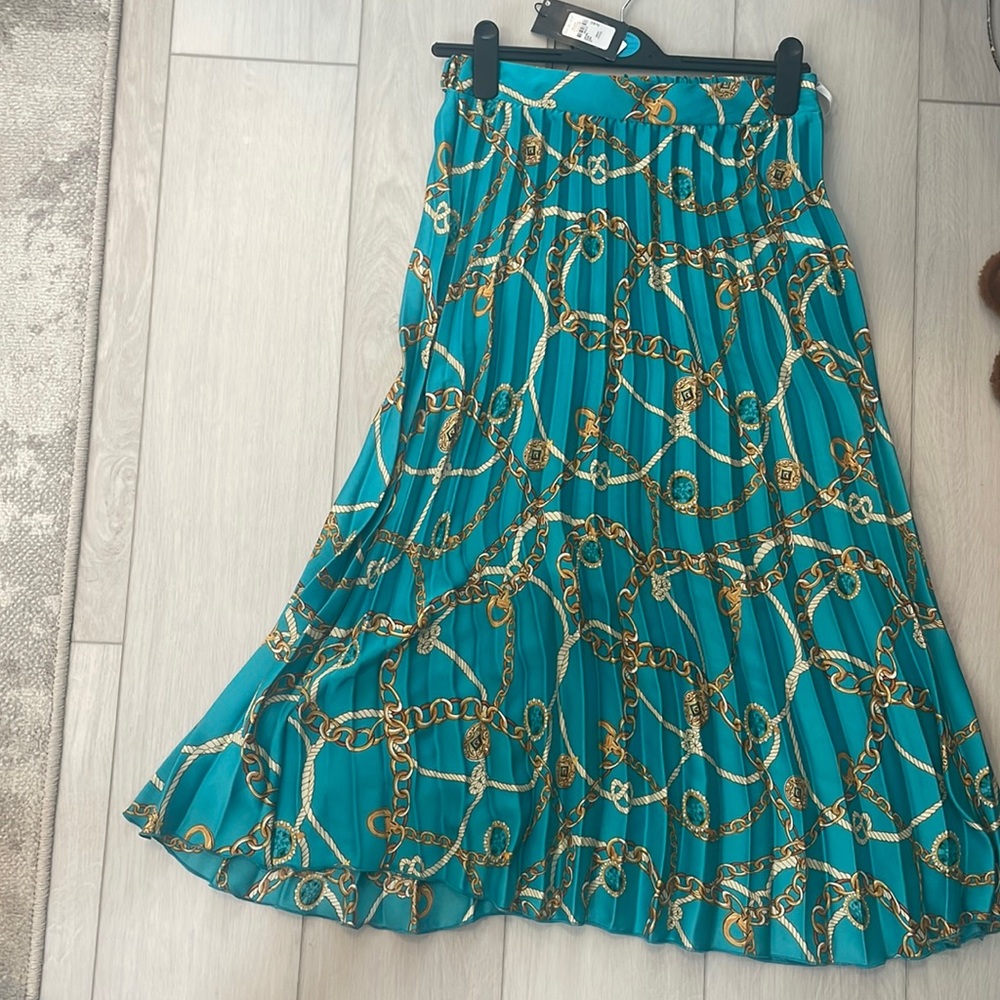 Primark turquoise gold chain pleated skirt NWT